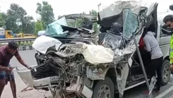 টাঙ্গাইলের মহাসড়কে ঝরলো বাবা ও দুই ছেলের প্রাণ