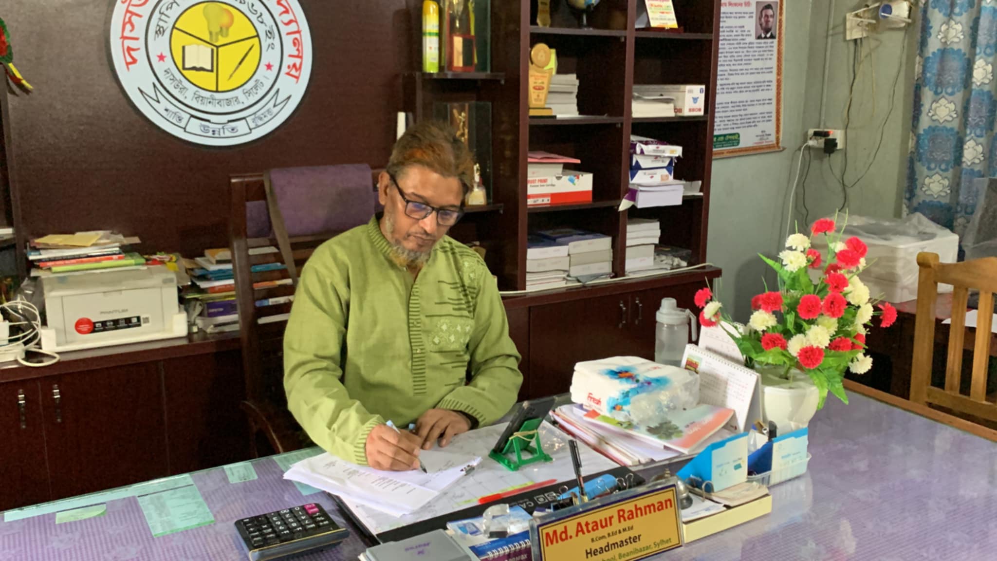 অবসরে যাচ্ছেন বহুগুণে গুণান্বিত এক আলোর মানুষ