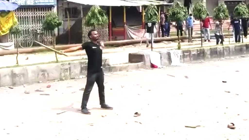 যে মৃত্যু ‘স্ফূলিঙ্গ’ হয়ে জ্বেলেছিল দাবানল