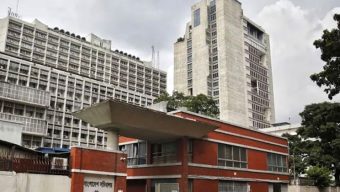 ত্রিমুখী চাপে সরকার