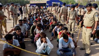 অবৈধভাবে শত শত মুসলিমকে বাংলাদেশে পাঠাচ্ছে ভারত