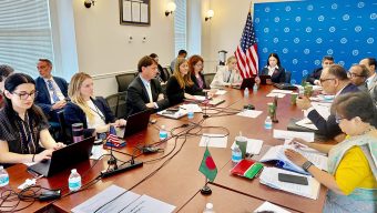 বাংলাদেশি পণ্যে শুল্ক কমানোর ইঙ্গিত দিয়েছে যুক্তরাষ্ট্র