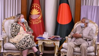 মিথ্যা তথ্য মোকাবিলায় কার্যকর ব্যবস্থা গড়ে তোলার আহ্বান প্রধান উপদেষ্টার