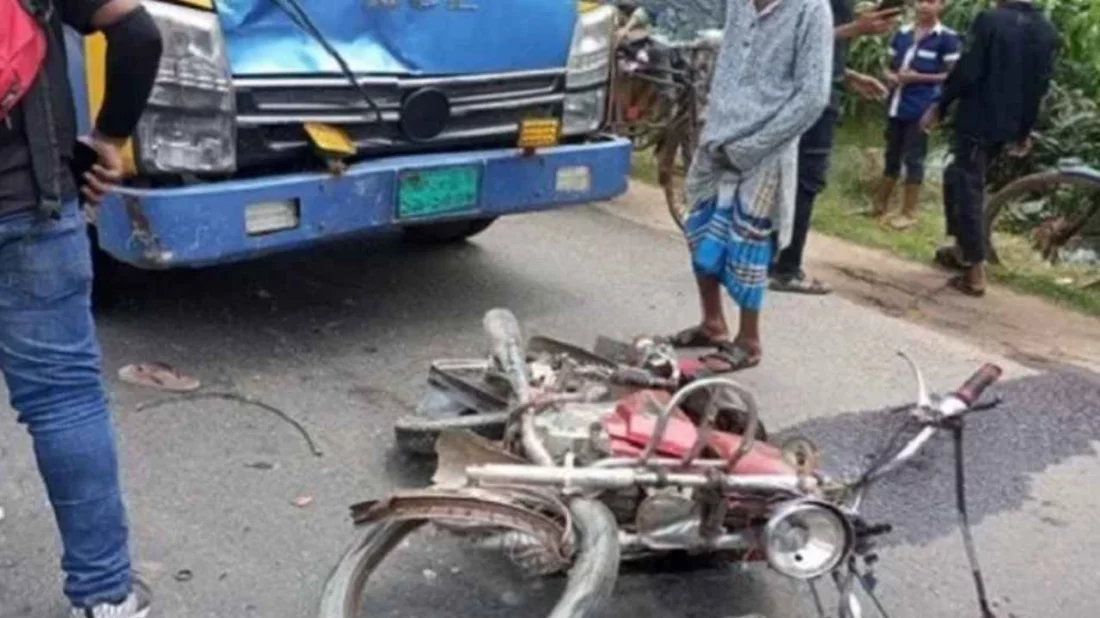 টাঙ্গাইলে পিকআপ-মোটরসাইকেল সংঘর্ষে নিহত ৩