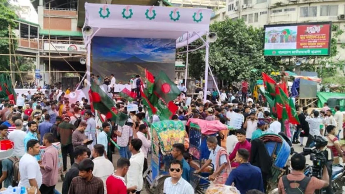 ছাত্রদলের নেতাকর্মীদের স্লোগানে মুখর শাহবাগ