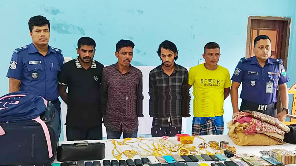 সিলেটের জকিগঞ্জে ৪ ডাকত গ্রেফতার : উদ্ধার হলো লুণ্ঠিত মালামাল