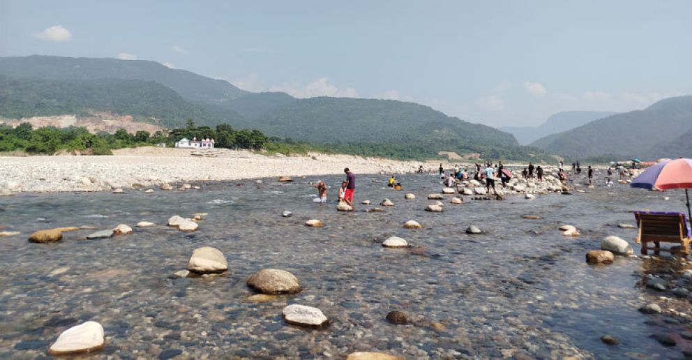 সাদা পাথর ফিরছে জায়গায়, তবে ক্ষতচিহ্ন রয়ে গেছে প্রকৃতিতে