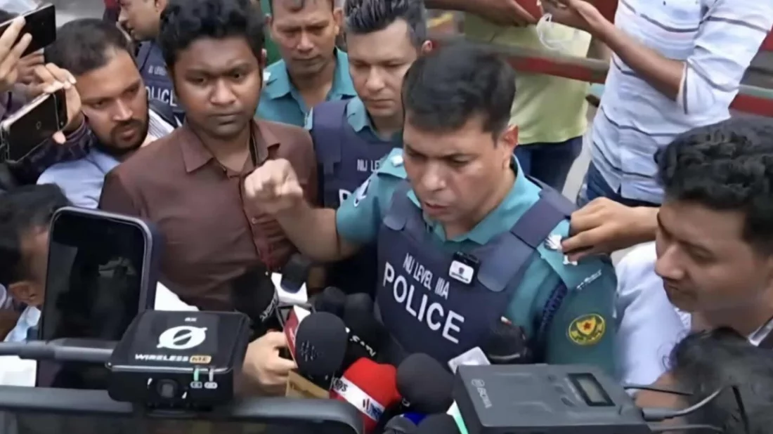 কোচিংয়ের আইডি কার্ড নিয়ে ঢাকা কলেজ ও সিটি কলেজের শিক্ষার্থীদের সংঘর্ষ