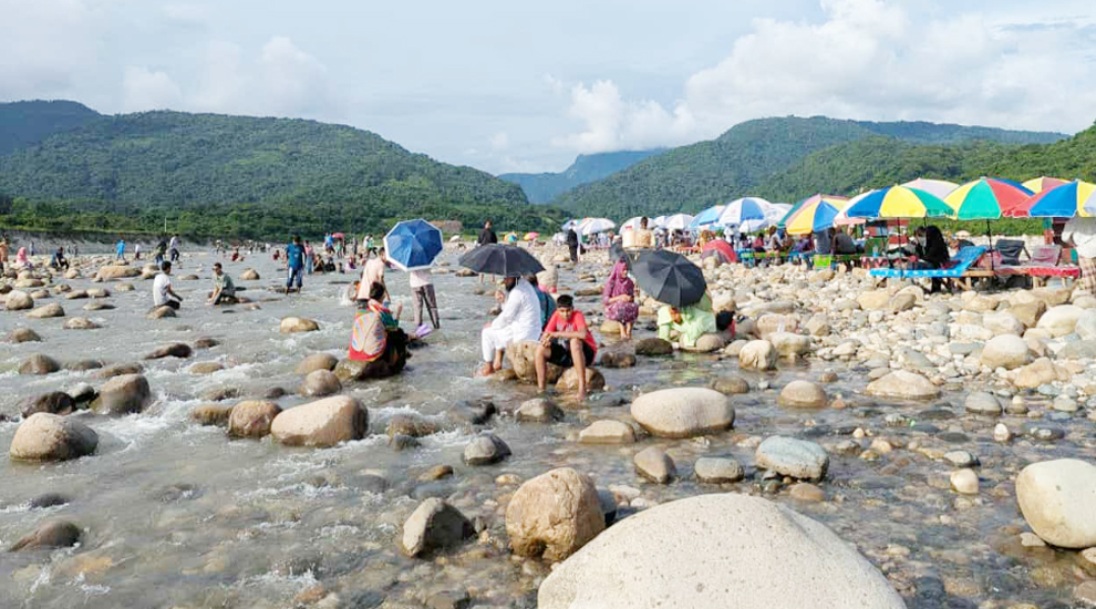 ধলাইয়ে প্রতিস্থাপন হলো ২২ লাখ ঘনফুট সাদাপাথর
