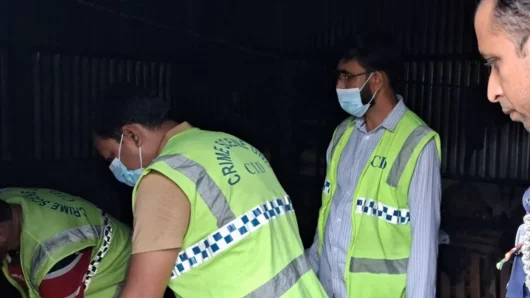 স্ত্রীকে পুড়িয়ে মারলেন স্বামী