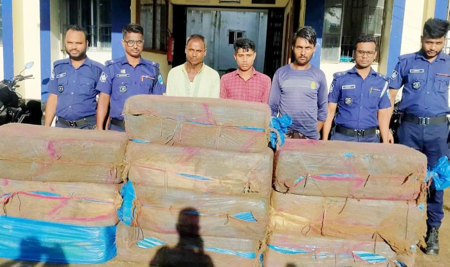 জকিগঞ্জে আটক ৩ চোরাকারবারী, জব্দ হল যা