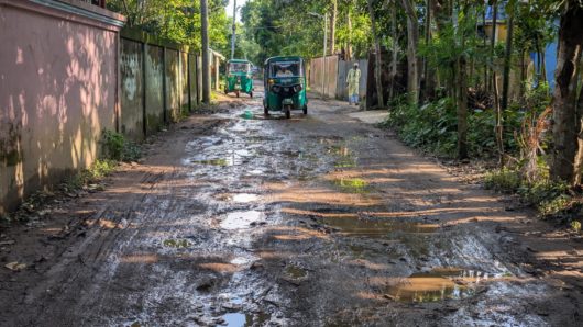 বৃষ্টিতে বিয়ানীবাজারের সড়কগুলো হয়ে ওঠে জলমগ্ন খাল