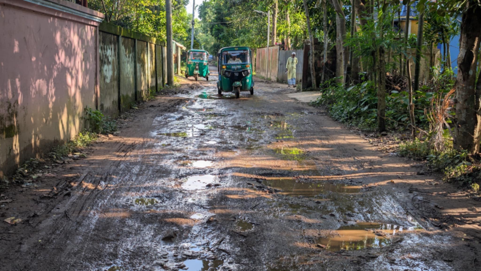 বৃষ্টিতে বিয়ানীবাজারের সড়কগুলো হয়ে ওঠে জলমগ্ন খাল