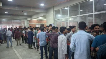 জাকসু নির্বাচনে ভোট গ্রহণে সময় বাড়ানো হলো কাজী নজরুল হলে