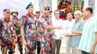 পূজামণ্ডপ পরিদর্শনে শ্রীমঙ্গল বিজিবির সেক্টর কমান্ডার কর্নেল সোহেল