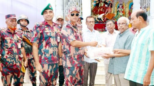 পূজামণ্ডপ পরিদর্শনে শ্রীমঙ্গল বিজিবির সেক্টর কমান্ডার কর্নেল সোহেল