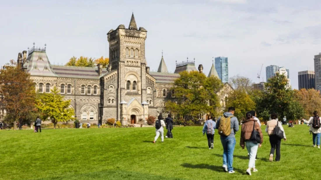 কানাডায় পড়াশোনা: টিউশন ফিসহ গুরুত্বপূর্ণ কিছু তথ্য