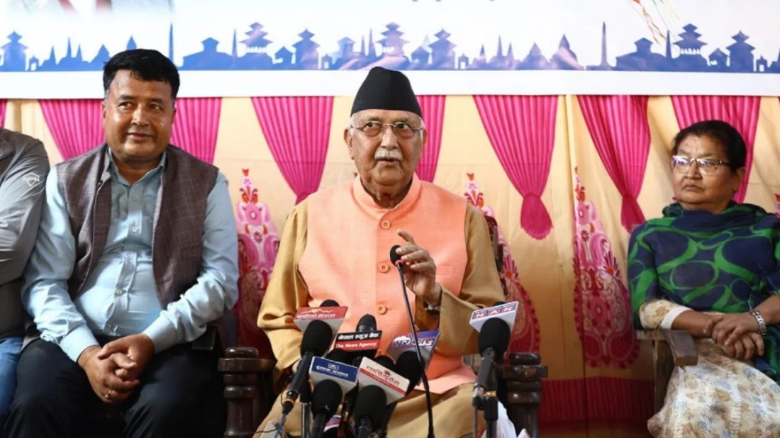 হঠাৎ প্রকাশ্যে নেপালের ক্ষমতাচ্যুত প্রধানমন্ত্রী, বললেন ‘দেশ ছেড়ে পালাব না’