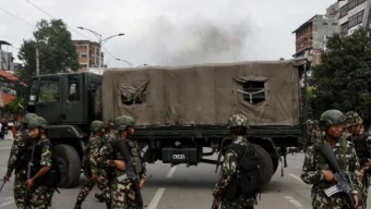 নেপালের নিরাপত্তার নিয়ন্ত্রণ নিলো সেনাবাহিনী