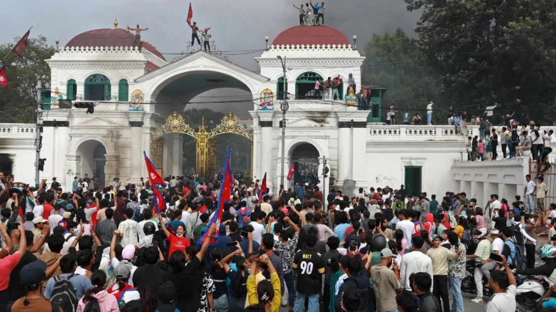 নতুন সংবিধান ও তিন দশকের দুর্নীতির বিচার চায় নেপালের তরুণরা