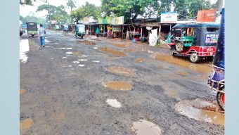 বিয়ানীবাজারে ২৫০ কিলোমিটার সড়ক ভাঙা