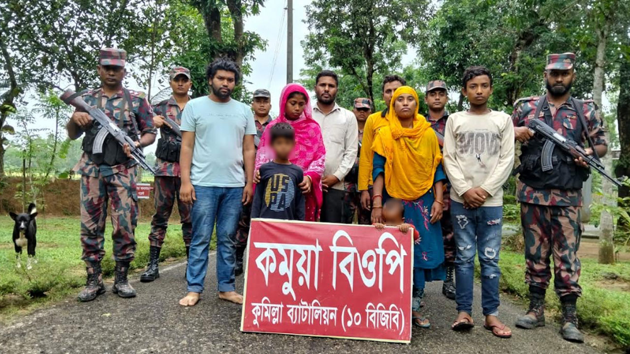 সব হারিয়ে দেশে ফেরার নিগ্রহ, ‘পুশইন’ চলছেই