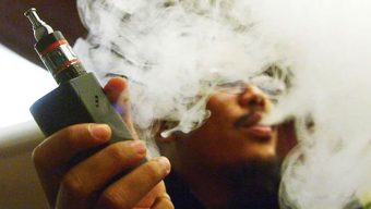 বিয়ানীবাজারে ই-সিগারেটে বুদ হচ্ছে শিক্ষার্থী-কিশোর প্রজন্ম