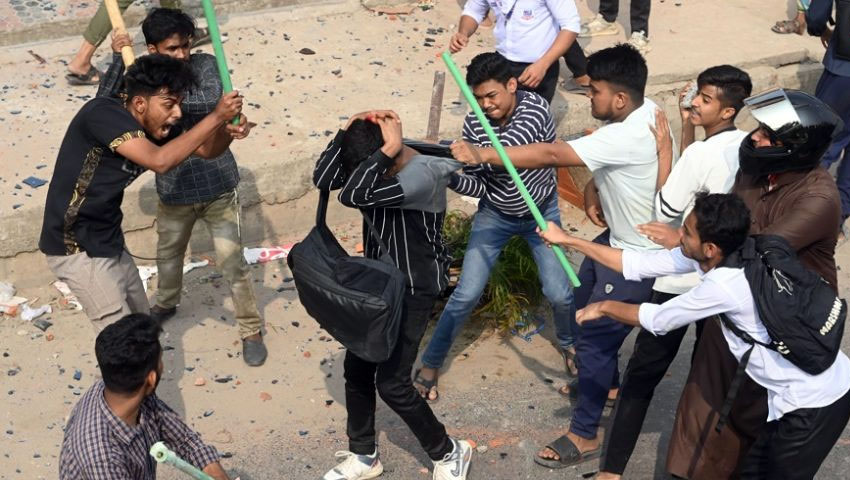 অশান্ত শিক্ষাঙ্গনে সেশনজটের শঙ্কা