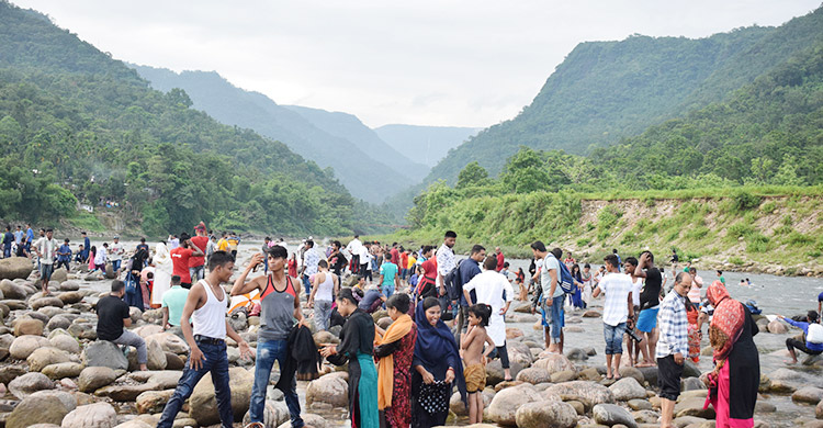 যাতায়াত দুর্ভোগে ৪০ শতাংশ পর্যটক কমেছে সিলেটে