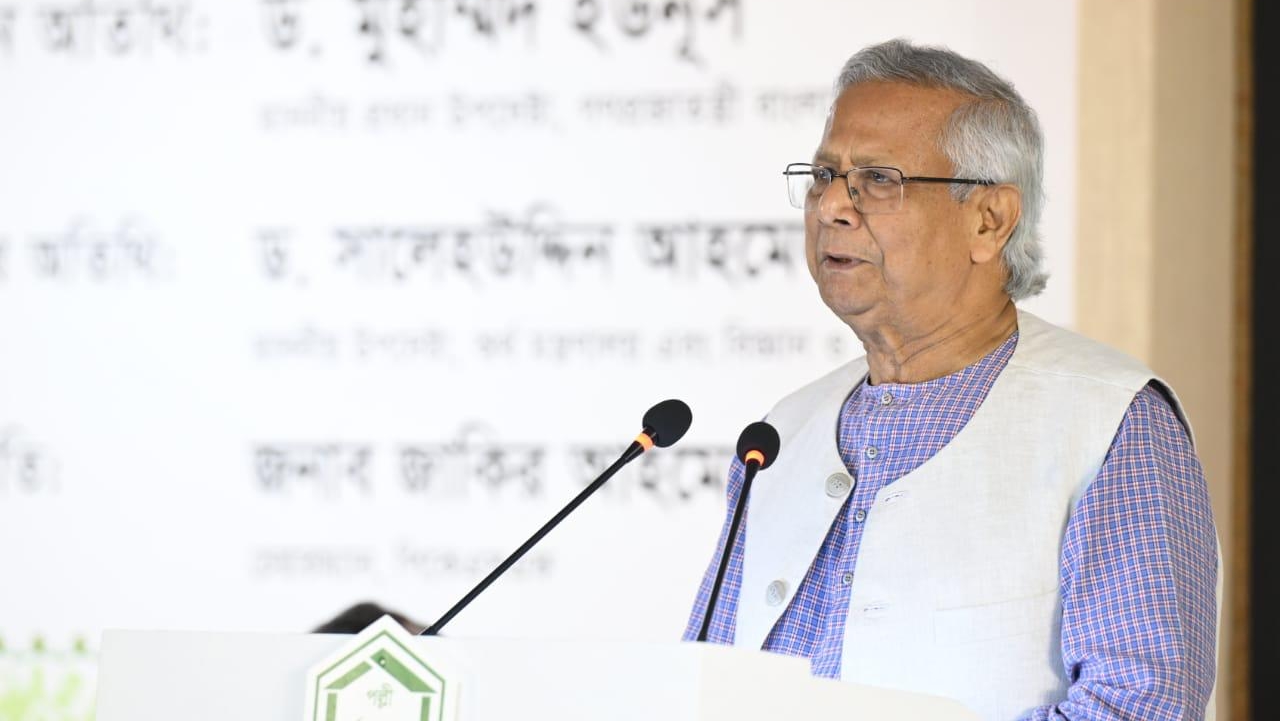 এখন প্রযুক্তিকে ব্যবহার করার সময় এসেছে: প্রধান উপদেষ্টা