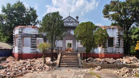 শতবর্ষী ‘মিনিস্টার বাড়ি’ রক্ষার দাবিতে রাস্তায় সিলেটবাসী