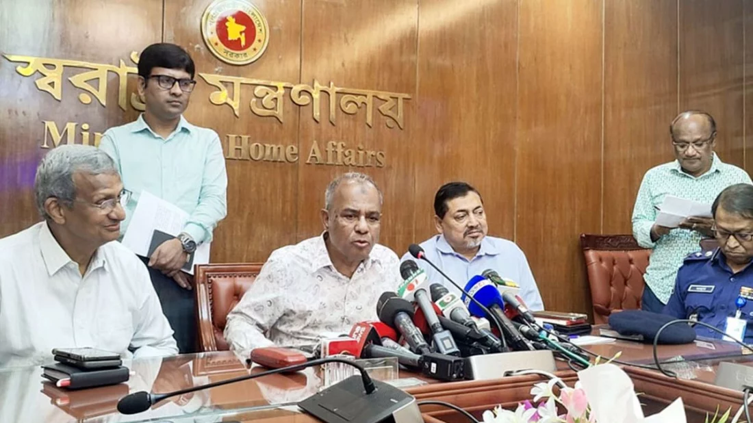 ‘অসুরের মুখে দাড়ি লাগানোর পেছনে ফ্যাসিস্ট বুদ্ধিজীবীদের ইন্ধন ছিল’