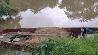 জুড়ী নদী থেকে লু*ট হওয়া বালু জব্দ : জরিমানা