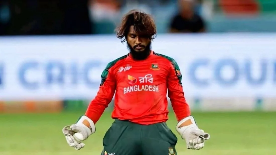 ৮৬ বল পর টি-টোয়েন্টিতে ছক্কা হাঁকালেন জাকের