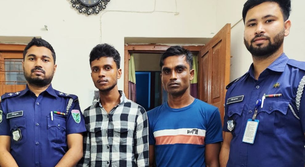 সিলেটের জৈন্তাপুর দেলোয়ার ও নাহিদকে তল্লাশী করে যা পেল পুলিশ