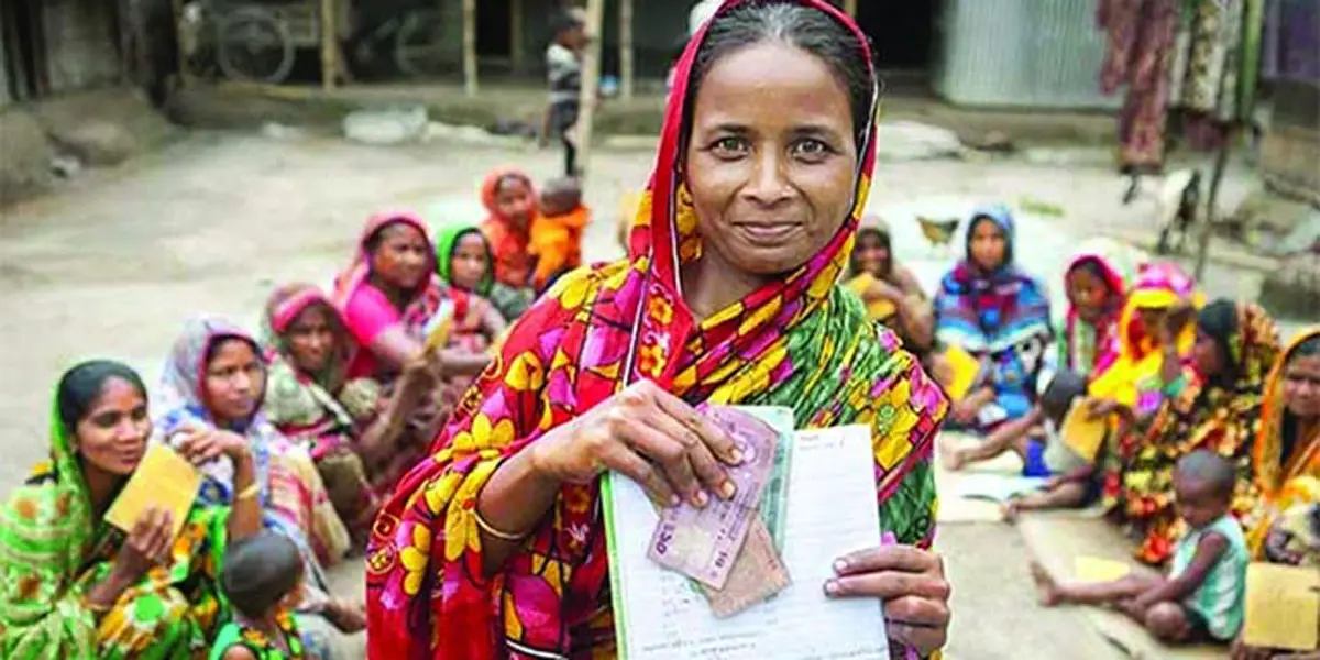 বিয়ানীবাজারের দরিদ্র-মধ্যবিত্ত নারীদের কাঁধে বাড়ছে ঋণের বোঝা