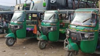 বিয়ানীবাজারে টমটম-সিএনজি অটোরিক্সার চাকায় পিষ্ট সড়কের শৃঙ্খলা