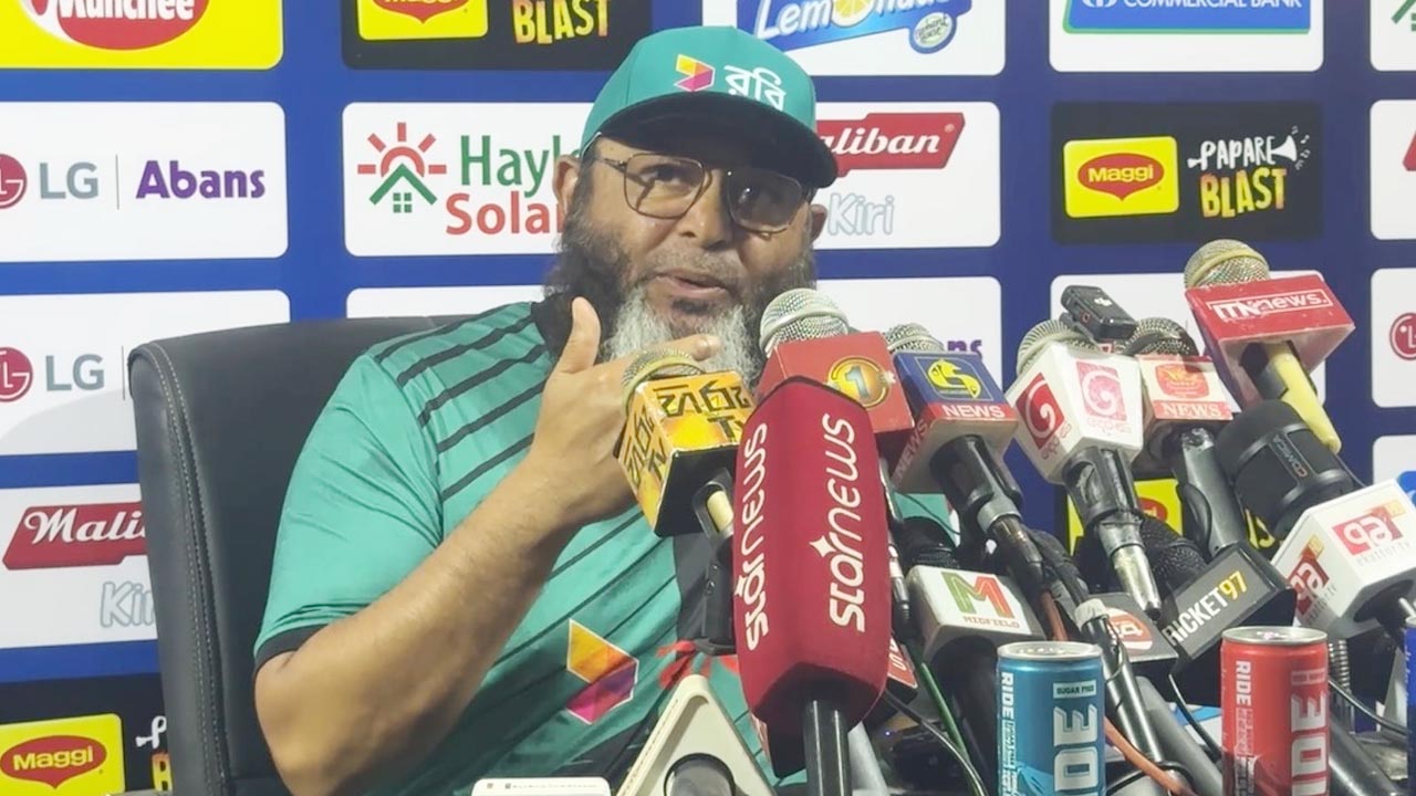 ‘কুম্বলের ১০ উইকেটের কীর্তির সেই পিচ মিরপুরের চেয়েও বাজে ছিল’