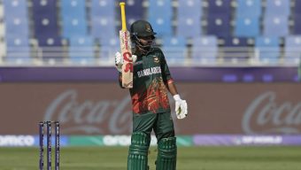 ৮৭ বলে হৃদয়ের ফিফটি