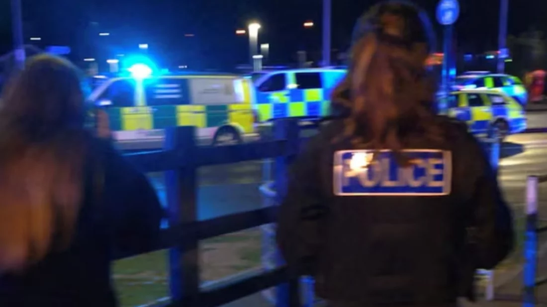 যুক্তরাজ্যে ট্রেনে ছুরিকাঘাতে আহত ৯, দুই সন্দেহভাজন আটক