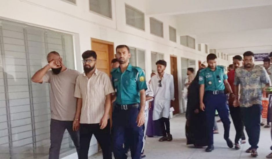 এমসি কলেজ ছাত্রাবাসে গৃহবধূ ধ র্ষ ণ : দুই মামলার যুক্তিতর্ক হয়নি