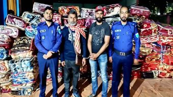 সীমান্ত দিয়ে আসছে ভারতীয় কম্বল, আটক ২