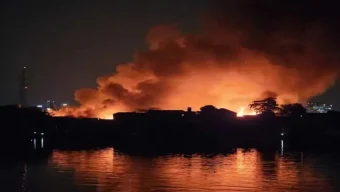 পানি সংকটে বিলম্ব, ১৬ ঘণ্টা পর নিয়ন্ত্রণে কড়াইল বস্তির আগুন