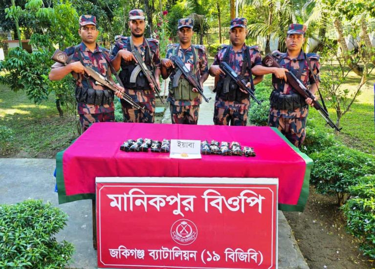 সিলেটের জকিগঞ্জ ভারত থেকে ঢুকলো ইয়াবার বিশাল চালান : ধরলো বিজিবি