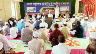 আলেমদের দোয়া নিলেন অ্যাড. এমরান আহমদ চৌধুরী