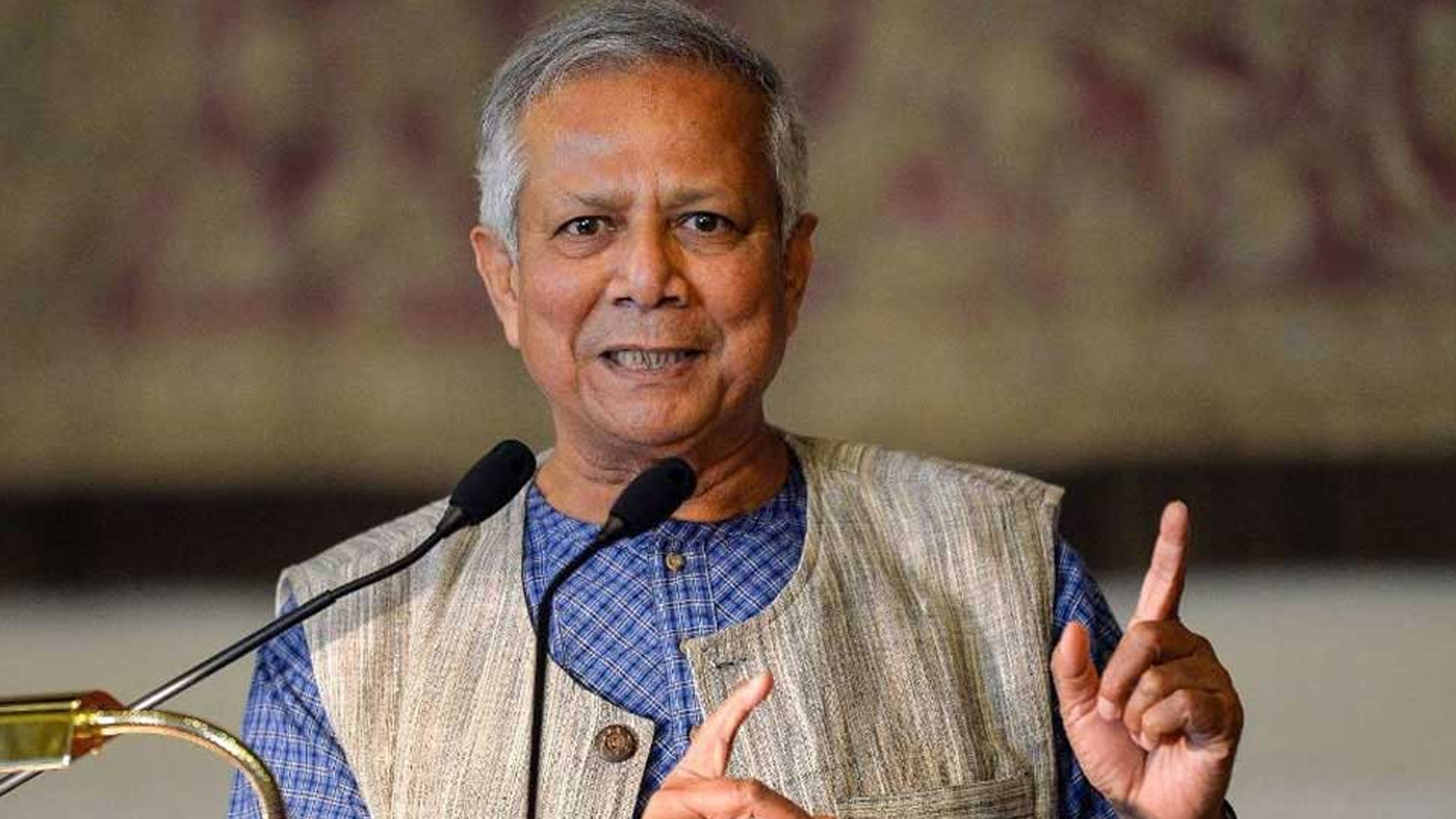 যেভাবে তিন দলের ‘মন রক্ষা’ করলেন ড. ইউনূস