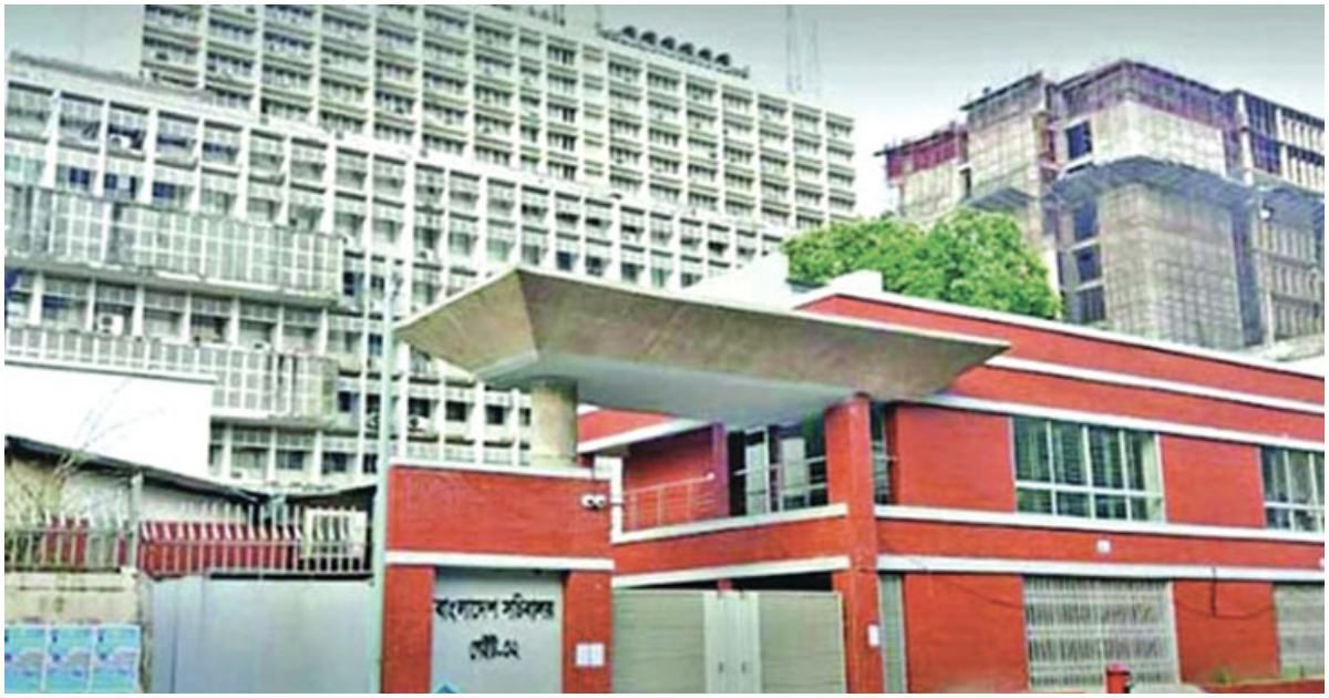 প্রশাসনে এখনো সুবিধাভোগীদের প্রাধান্য