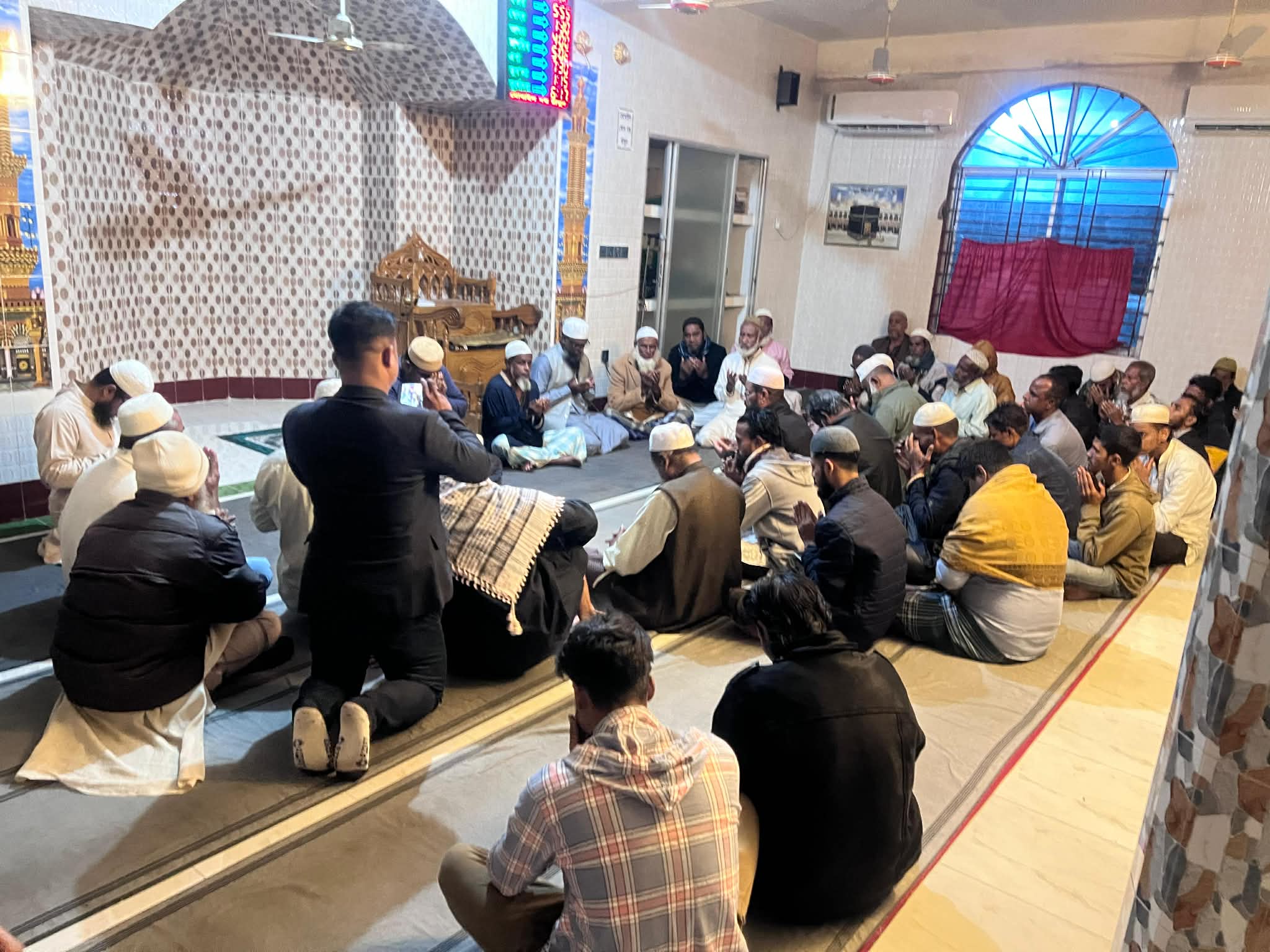 বিয়ানীবাজারে আখতার খানের উদ্যোগে খালেদা জিয়ার রোগমুক্তি কামনায় দোয়া মাহফিল