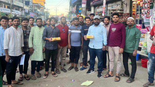 হাসিনার ফাঁসির রায়ে বিয়ানীবাজারে মিষ্টি বিতরণ