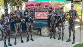 বিয়ানীবাজারে ৩ লক্ষ টাকার ভারতীয় পেঁয়াজ আটক করেছে বিজিবি